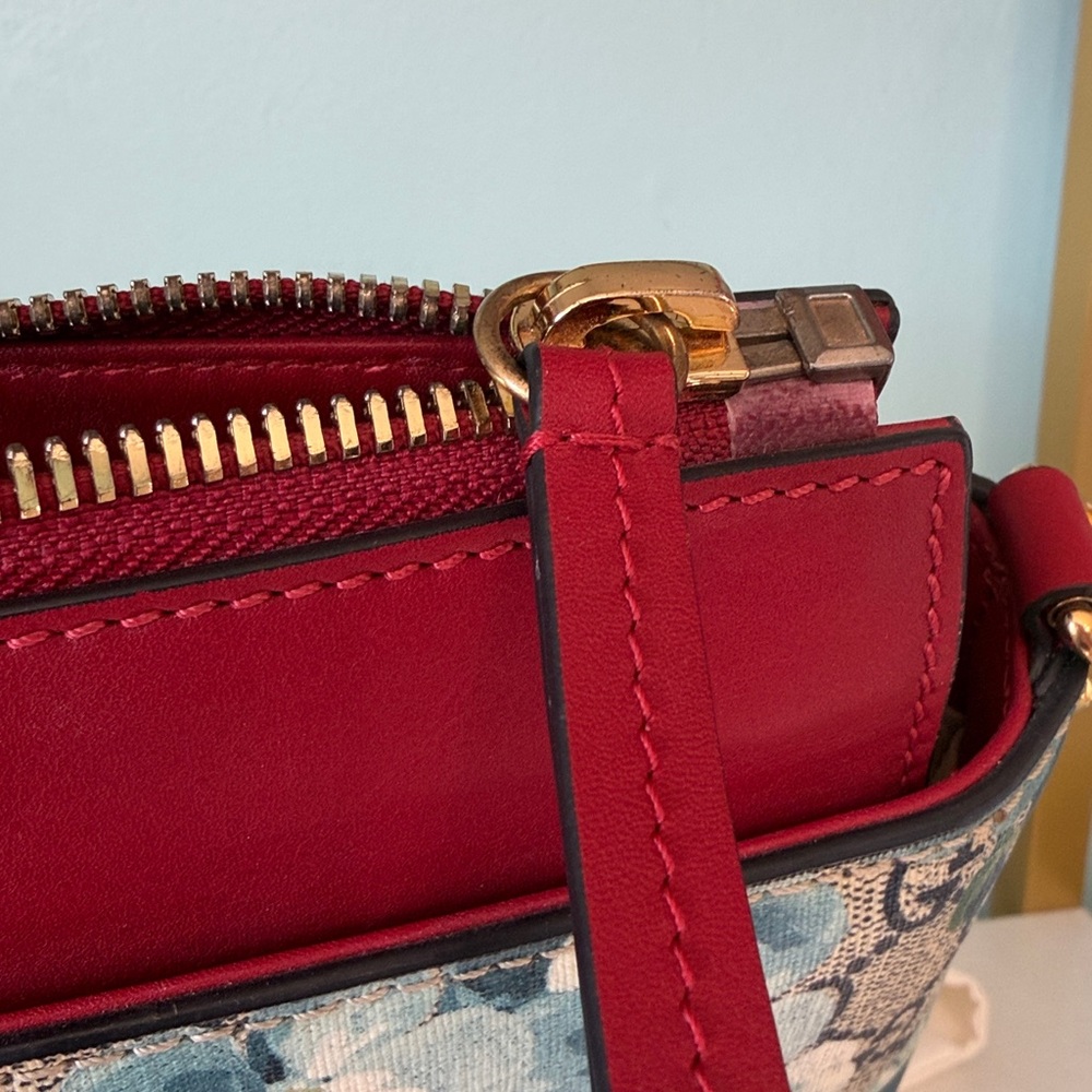 Gucci Bloom Satchel Bag with Crossbody Strap - Picture 10 of 14